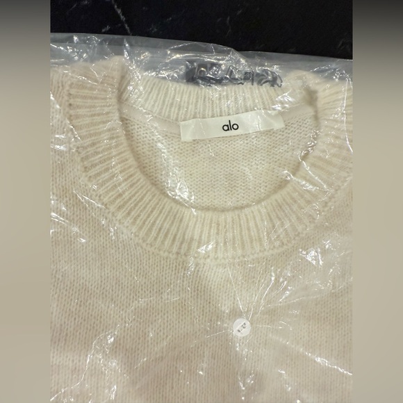 ALO Cashmere Crewneck Unisex Sweater NWT - Picture 6 of 9
